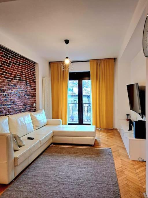 Classy Apartment With Parking In The City Center Букурещ Екстериор снимка