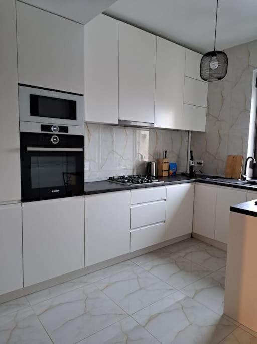 Classy Apartment With Parking In The City Center Букурещ Екстериор снимка