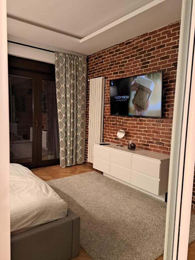 Classy Apartment With Parking In The City Center Букурещ Екстериор снимка
