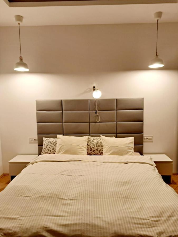 Classy Apartment With Parking In The City Center Букурещ Екстериор снимка