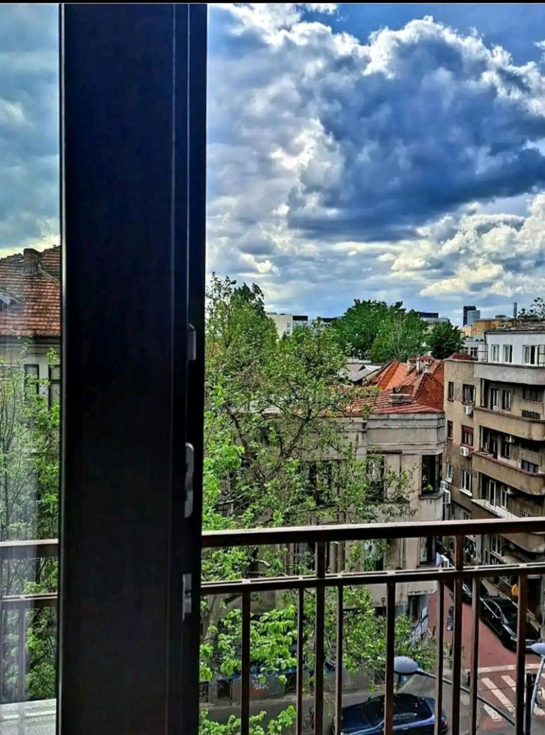 Classy Apartment With Parking In The City Center Букурещ Екстериор снимка