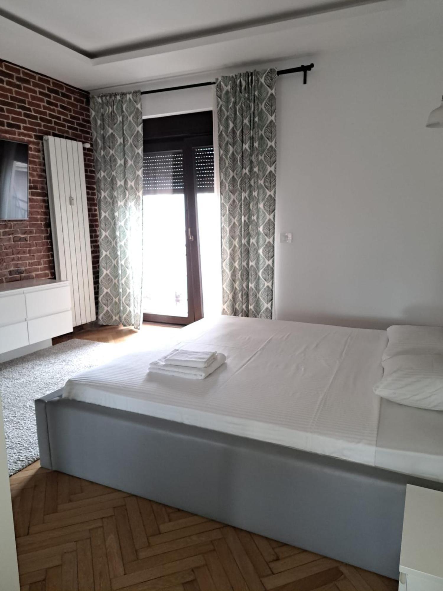 Classy Apartment With Parking In The City Center Букурещ Екстериор снимка
